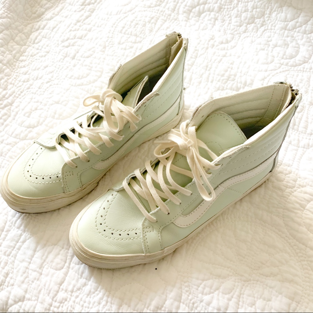 RETRO MINT LEATHER VANS